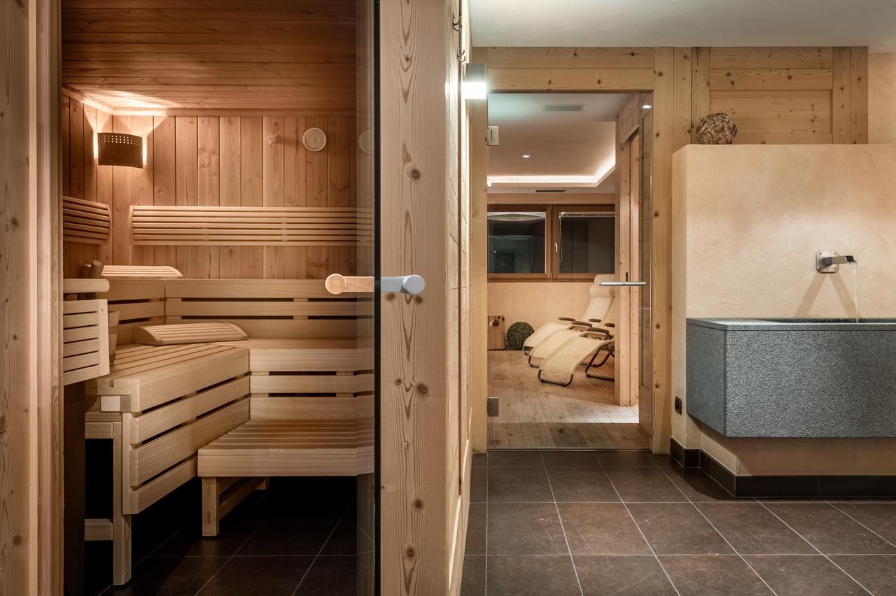 B&B - Hotel Ciasa Rue Blanch San Cassiano  Εξωτερικό φωτογραφία