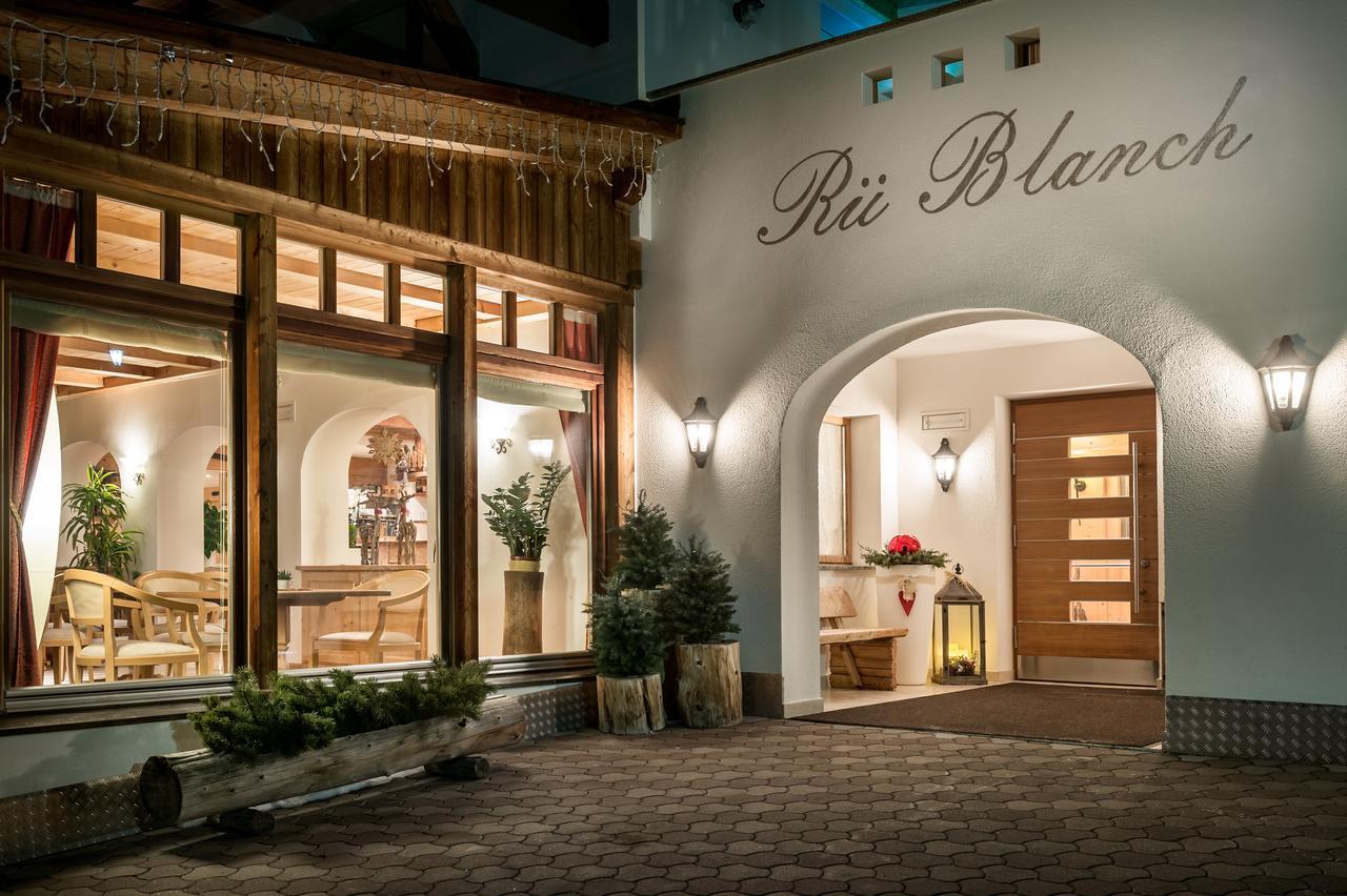 B&B - Hotel Ciasa Rue Blanch San Cassiano  Εξωτερικό φωτογραφία