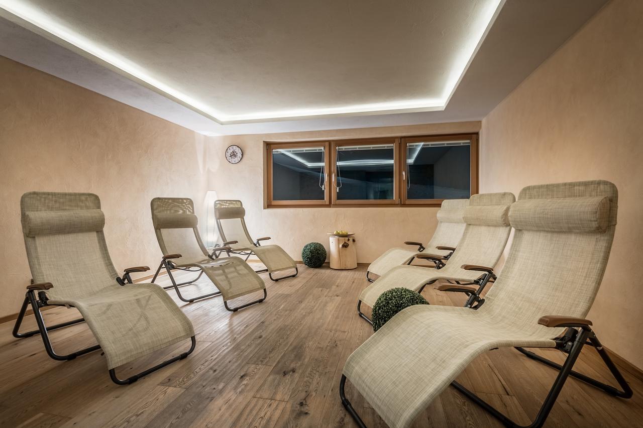 B&B - Hotel Ciasa Rue Blanch San Cassiano  Εξωτερικό φωτογραφία